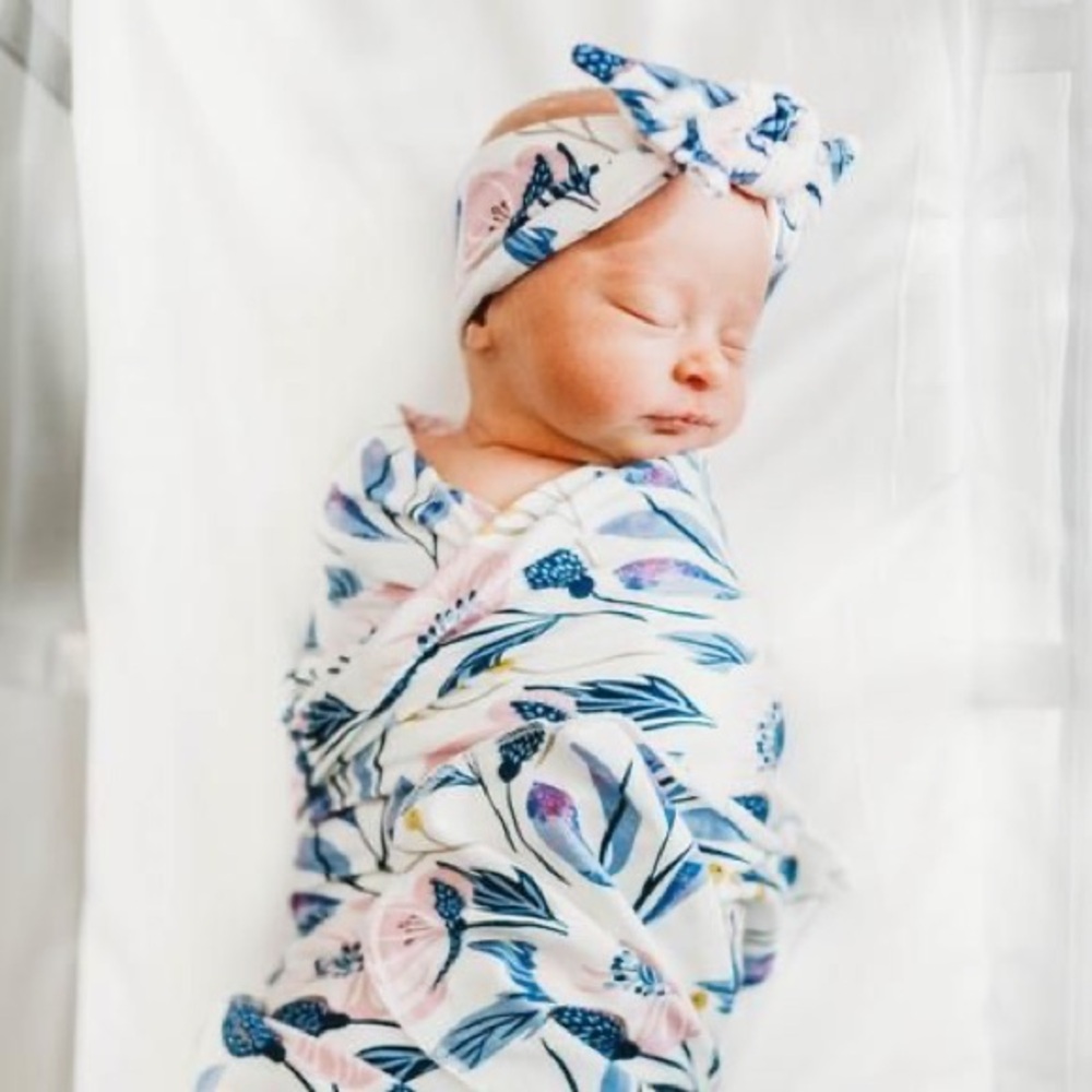 NWT NIB Milkmaid Goods Swaddle Blanket and Bow Set